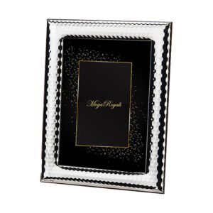 Cornice argentata e scatola nera per regalo elegante e raffinato.