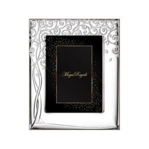 Cornice argento con regalo elegante e raffinato, perfetta per occasioni speciali.